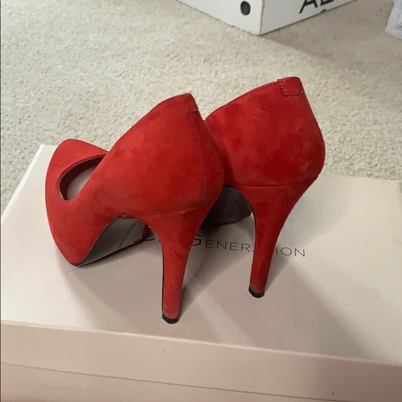 Heels - Picture 3 of 3